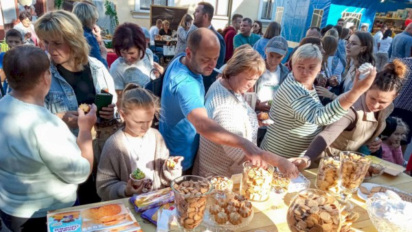 День города 2022. Выездная торговля и дегустация продукции Кобринского хлебозавода